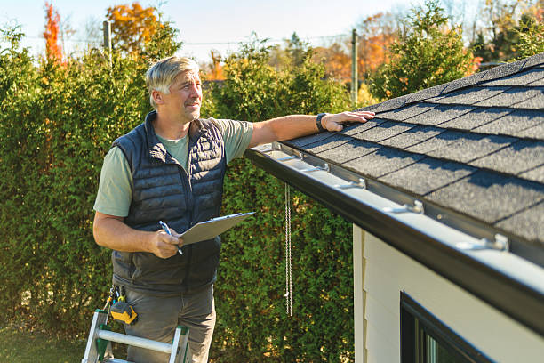 Professional Flat Roof Repair technician working in Como, NC